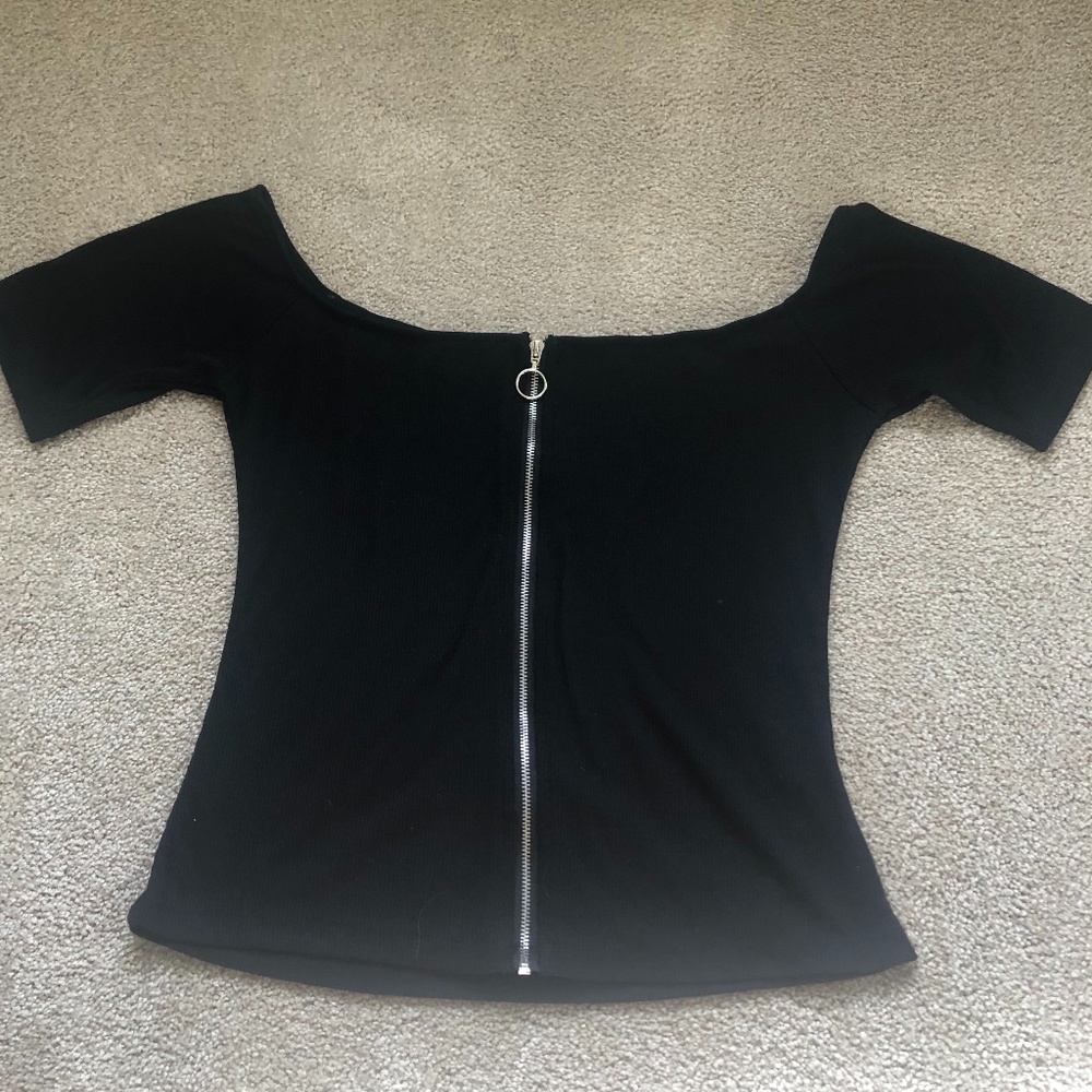 Black crop top